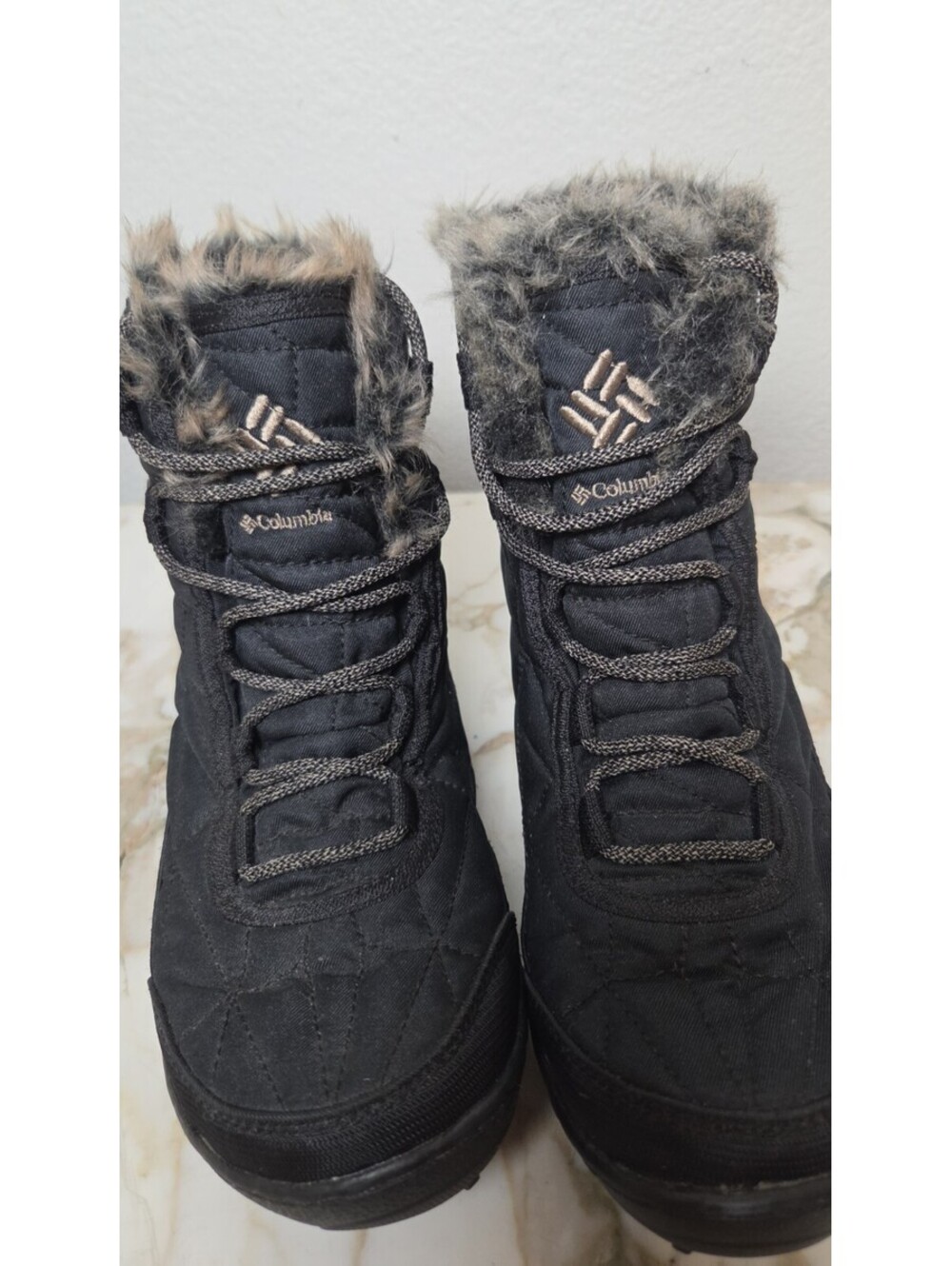 Columbia Shorty III Winter boot BL5961-010 Black Quilted Waterproof sz.8 Woman’s